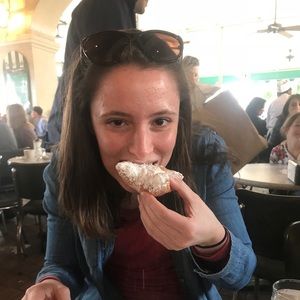 Meet your Posher, Danielle